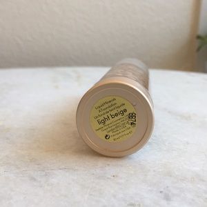 jane iredale Makeup - Light beige liquid minerals from Jane Iredale jane iredale Makeup - Light beige liquid minerals from Jane Iredale